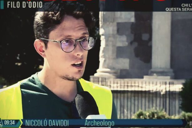 "Prendo 6 euro l'ora": archeologo licenziato dopo aver denunciato lo sfruttamento in tv 19