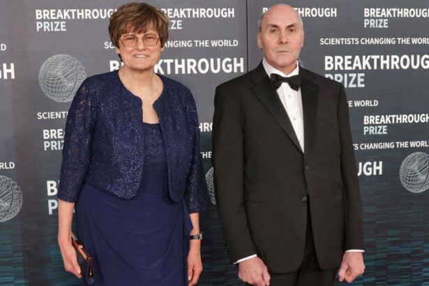 Il Nobel per la Medicina va ai creatori dei vaccini anti-Covid: "Sconfiggeremo anche il cancro” 19