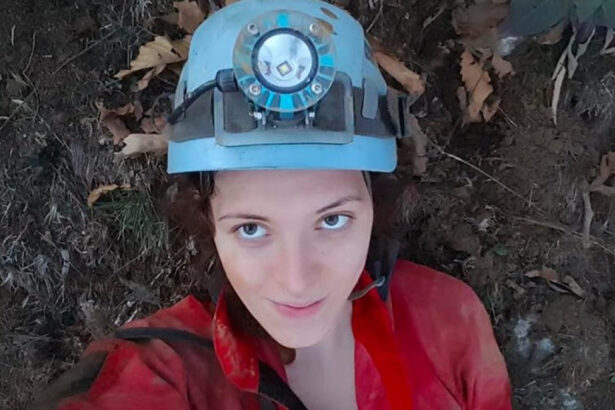 Ottavia Piana, salvata la speleologa intrappolata nella grotta a 150 m di profondità 6
