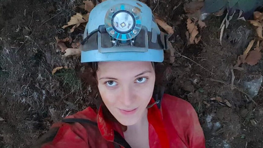 Ottavia Piana, salvata la speleologa intrappolata nella grotta a 150 m di profondità 1