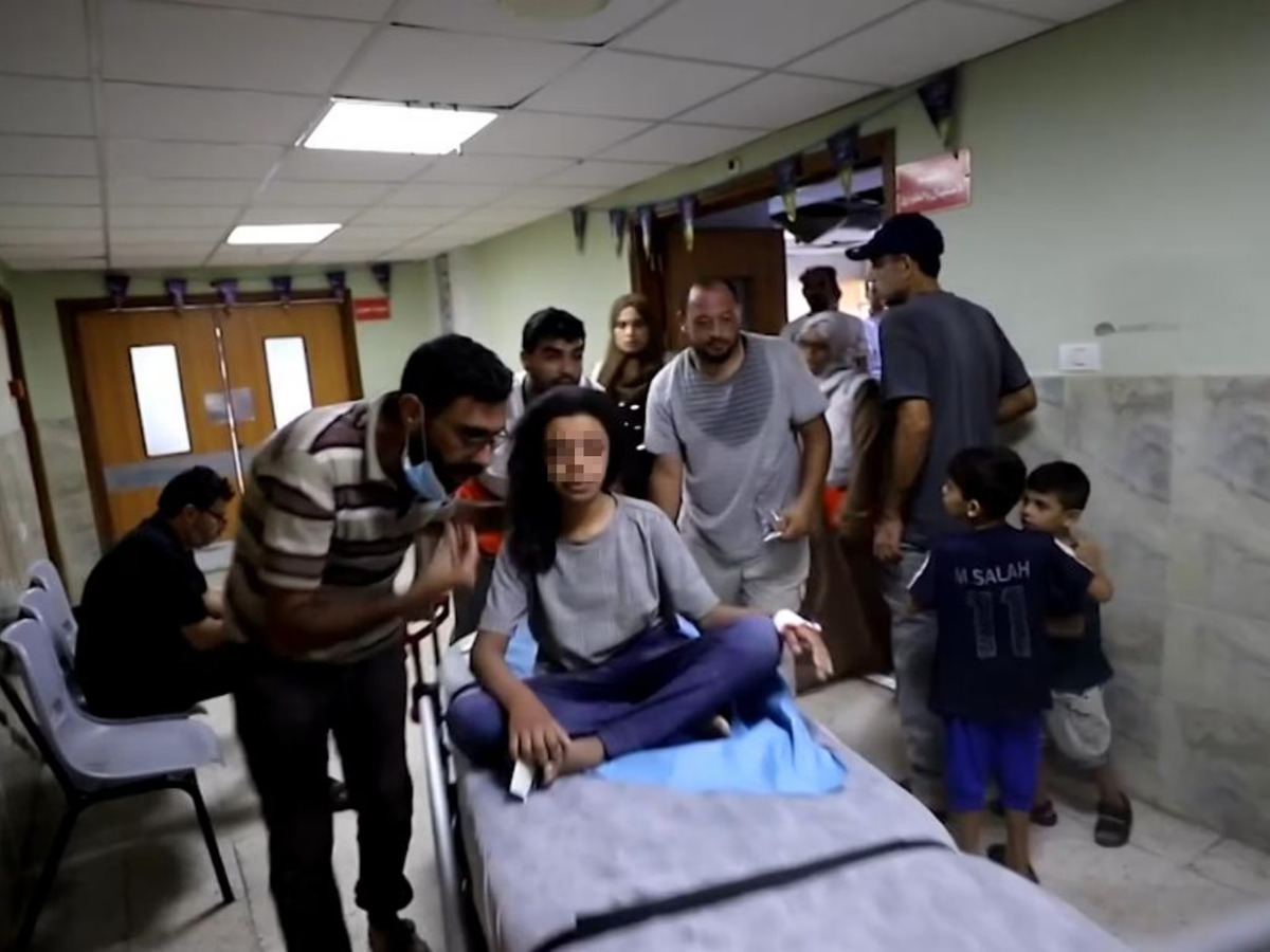 Gaza, miracolo sotto le macerie, bambina di 11 anni trovata viva dopo 30 ore: "Un barlume di luce" 13