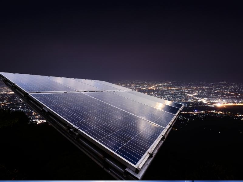 Pannelli solari notturni, anche la tintarella di luna produce energia 1