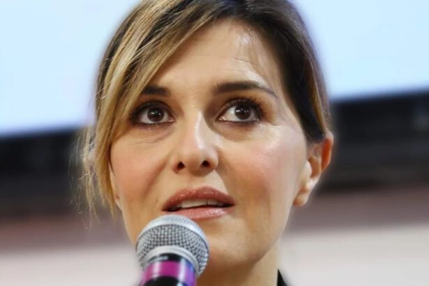 Paola Cortellesi alla Camera: qual è il suo messaggio ai ragazzi e sull'amore? 11
