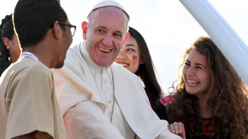 Papa Francesco: "I giovani precari e sottopagati. Ridiamogli dignità, investiamo energie e risorse" 2 Papa Francesco: "I giovani precari e sottopagati. Ridiamogli dignità, investiamo energie e risorse" 1