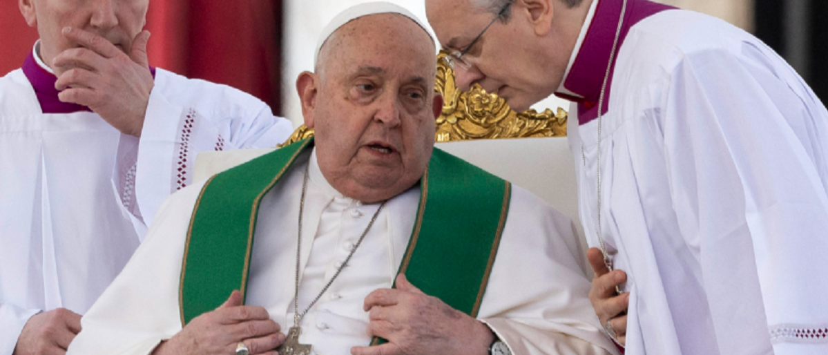 Papa Francesco, nuovo bollettino medico: "Notte tranquilla, continua a lavorare" 3