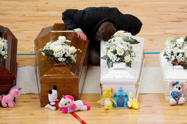 Naufragio Cutro, parenti vittime verso la class action: "Vite umane non valgono zero" 17