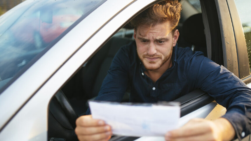 Codice della strada, via la patente a chi guida al telefono o sotto effetto di droghe: le nuove regole 1