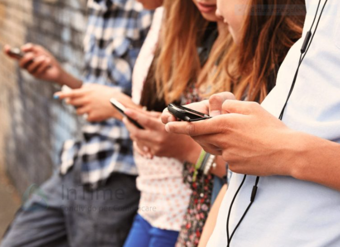 Una pausa dai social di 7 giorni ci rende più felici e meno ansiosi: lo studio  5