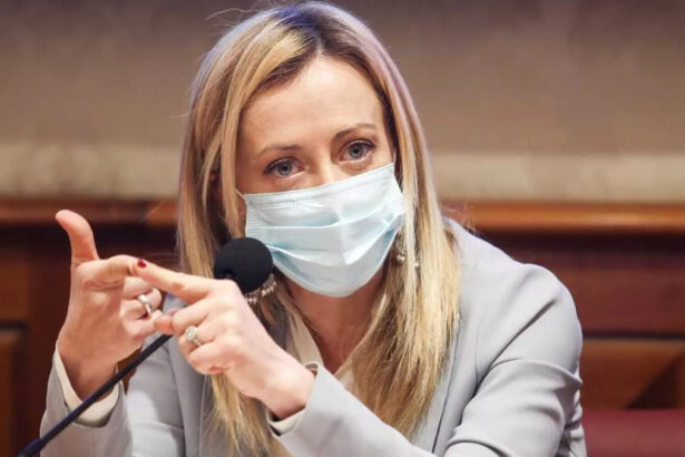 Nuovo piano pandemico del Governo: cosa cambia per lockdown, scuole chiuse e vaccini 13