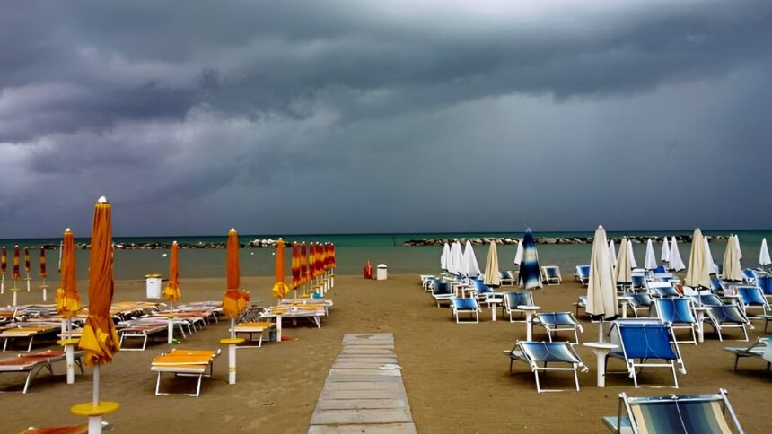 Meteo, nel weekend temporali, grandine e calo temperature: le Regioni interessate 2 Meteo, nel weekend temporali, grandine e calo temperature: le Regioni interessate 1