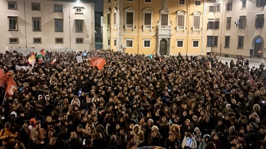 Pisa, aperta inchiesta su 15 agenti dopo manganellate a studenti: chi è indagato 2 Pisa, aperta inchiesta su 15 agenti dopo manganellate a studenti: chi è indagato 1