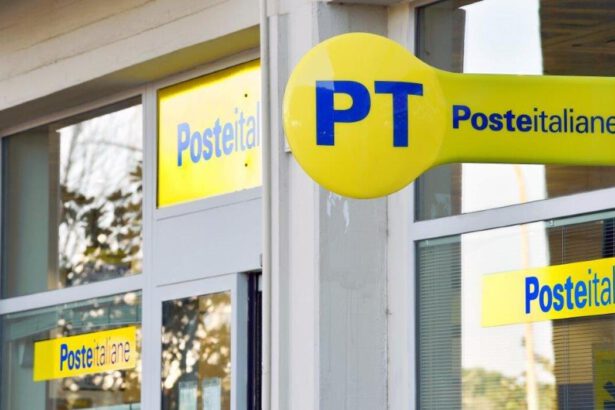 Poste italiane, a novembre bonus da 1000 euro a tutti i dipendenti: "Sono la forza dell'azienda" 18