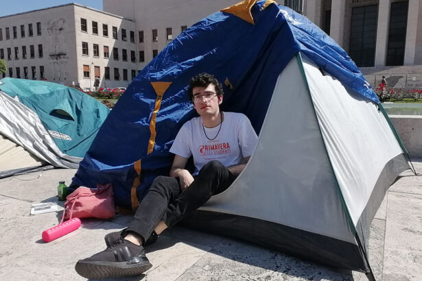 Caro affitti, torna la protesta delle tende: "Misure urgenti per rimanere a studiare in Italia" 17