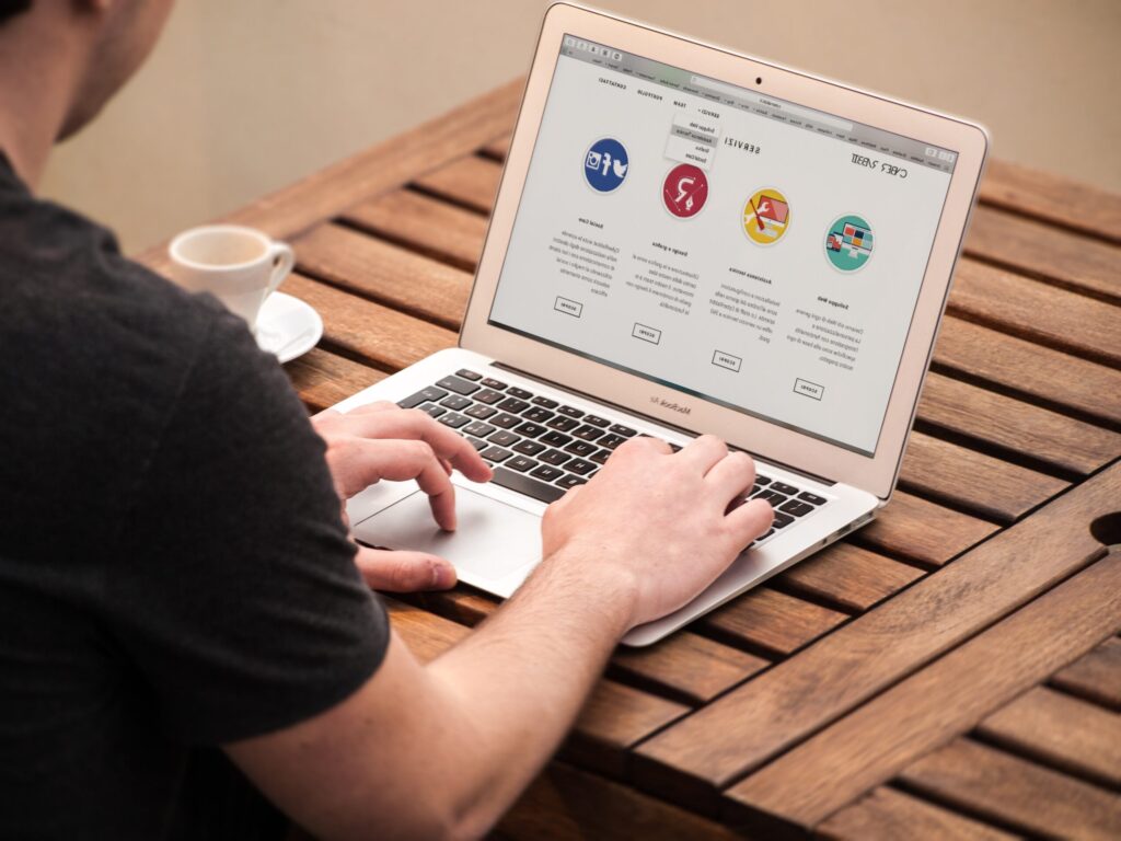 Che cos'è e come funziona la rete dei punti di facilitazione digitale nata in Puglia? 3