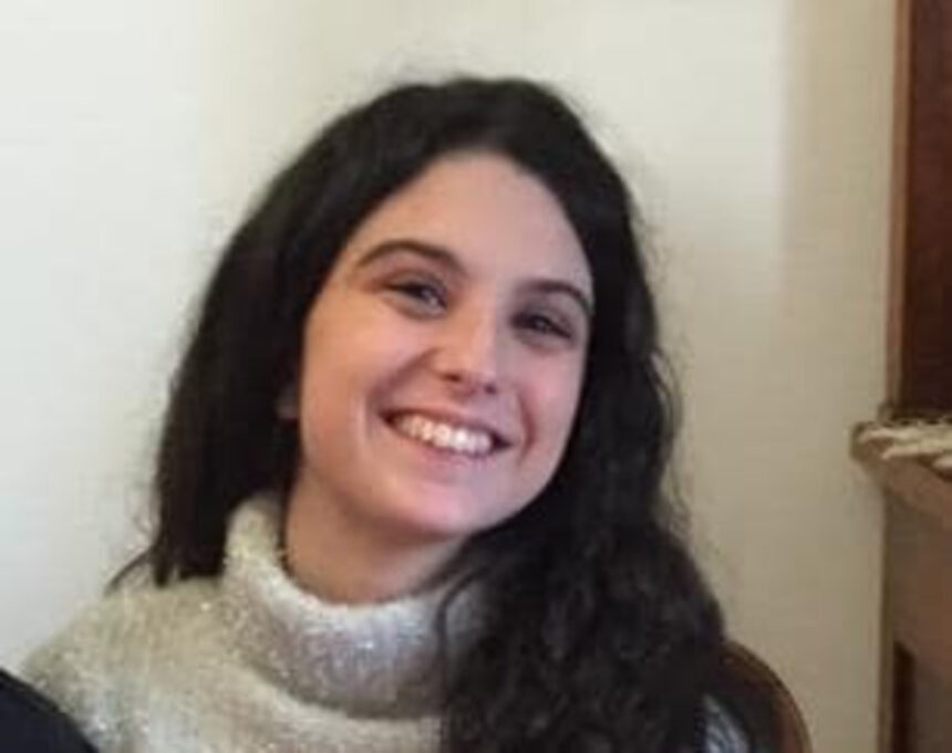 Ritrovata Teresa, la 19enne lasciata fuori scuola dalla madre: "Sta bene" 1
