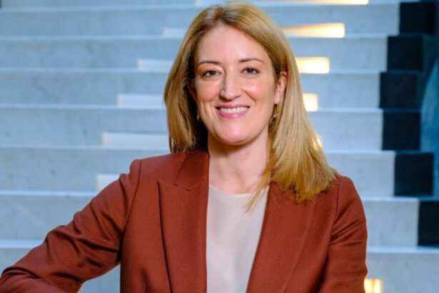Roberta Metsola eletta di nuovo in Parlamento Europeo: è la più giovane presidente di sempre 19