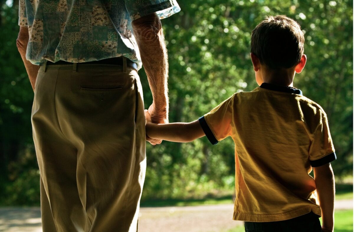 Rovigo, bimbo salva nonno con manovra di Heimlich: "Gli era andato un boccone di traverso" 15