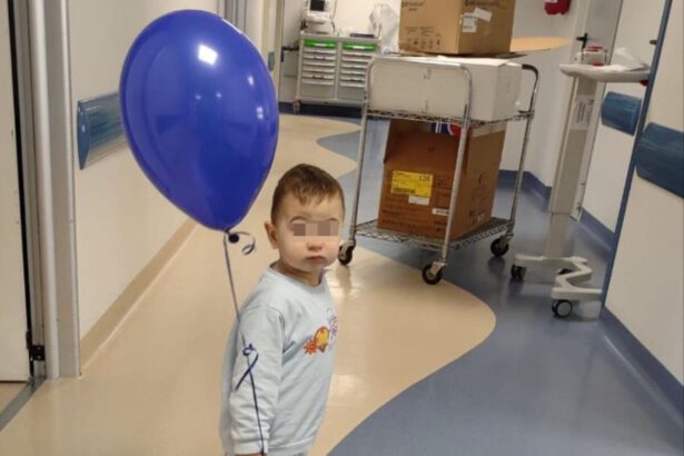 Il piccolo Gabriele finisce il ciclo di terapie e regala cioccolatini ai medici del Santobono di Napoli 5