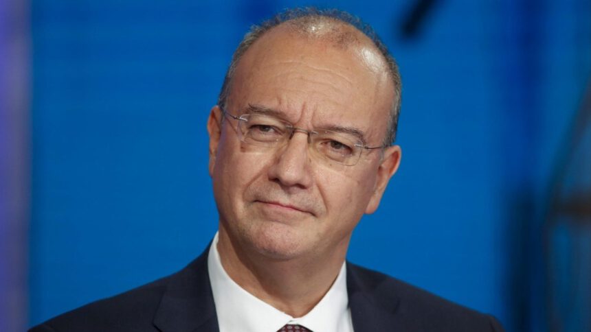 Scuola, Valditara: "Maggiore sostegno ai precari, quest'anno ne assumeremo 5.000" 2 Scuola, Valditara: "Maggiore sostegno ai precari, quest'anno ne assumeremo 5.000" 1