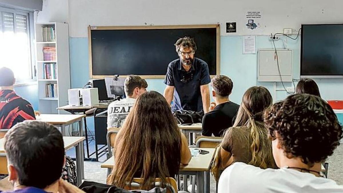 Scuola, la riforma è legge: bocciatura con 5 in condotta, giudizi alla primaria e novità per i licei 16
