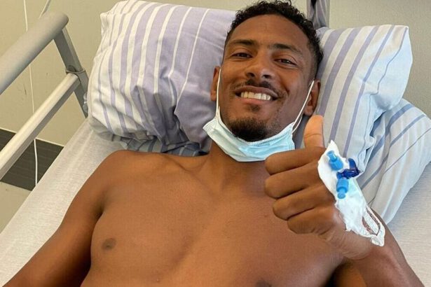 Chi è Sebastien Haller, attaccante del Borussia: “Dopo la chemio ho vinto il cancro e sono tornato a giocare” 15
