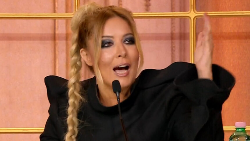 Lucarelli su Ballando con le stelle: "Edizione catastrofica, mi confronterò con la produzione" 1