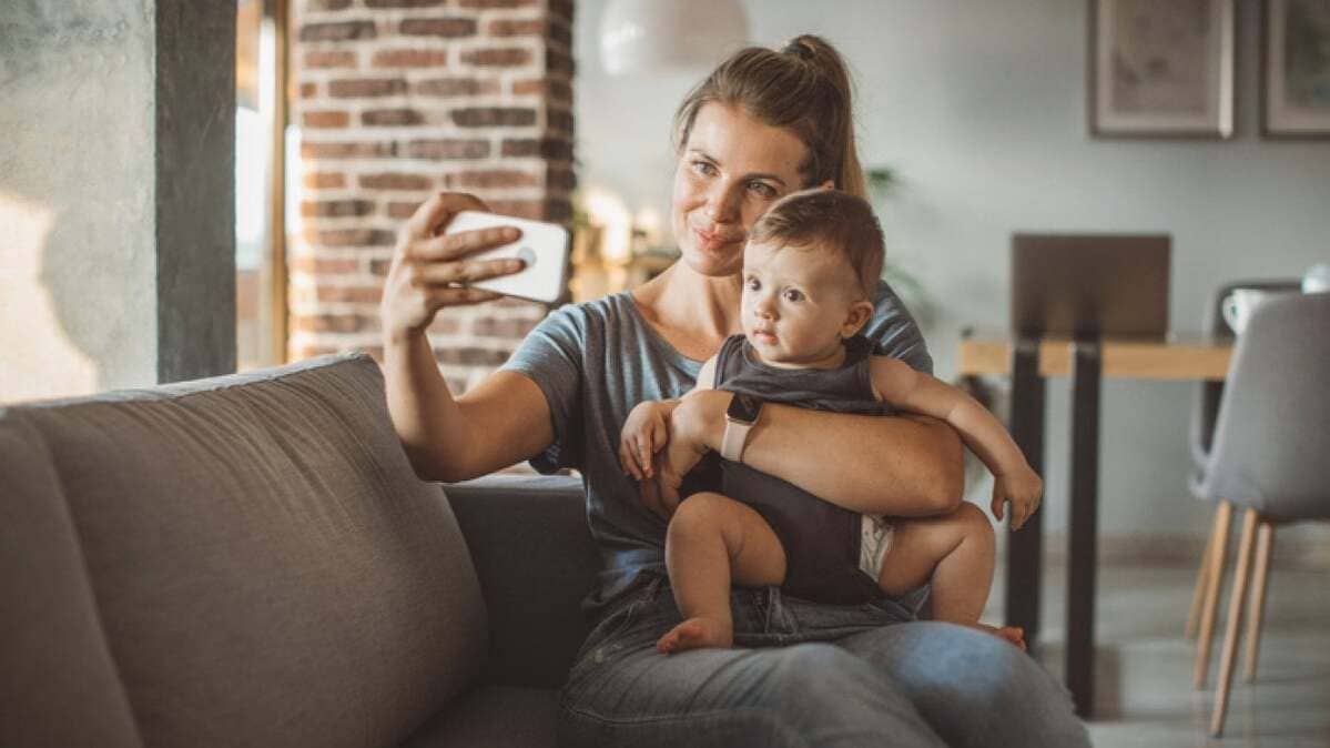 Che cos'è lo sharenting e quali rischi comporta per i bambini 1