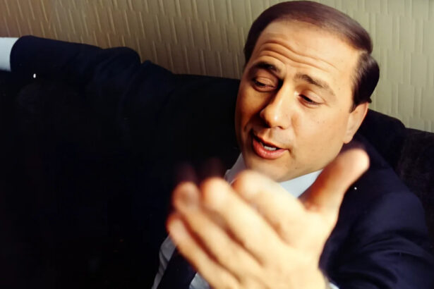 Il giovane Berlusconi, arriva la docuserie sul Cavaliere: quando esce, dove e quante puntate 15