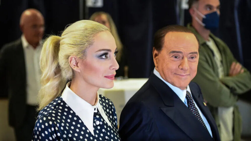 Berlusconi dopo il ricovero: "Mia moglie sempre al mio fianco. Rinnoverò il partito" 1