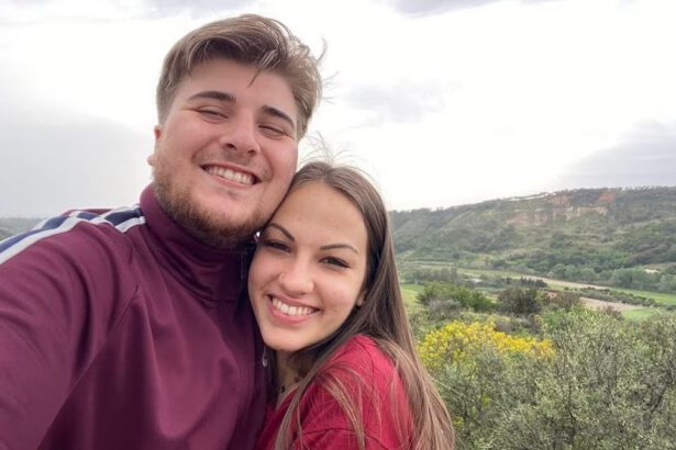 Coppia di infermieri salva uomo in metro da infarto: "Era il nostro dovere, anche fuori orario di lavoro" 17