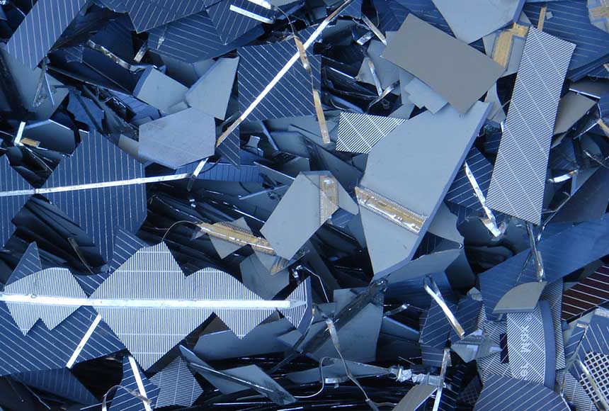 Dal tetto alla credenza, il riciclo creativo dei pannelli solari 5