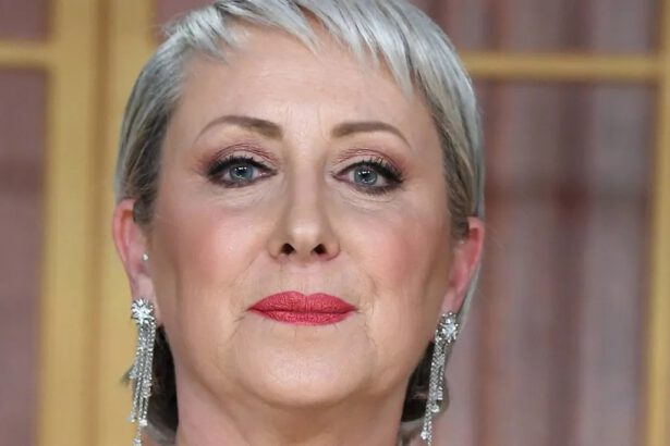 Carolyn Smith annuncia: "Il tumore è tornato. Ma Milly Carlucci mi ha salvato la vita" 14