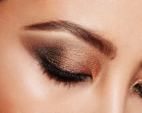 Come truccare gli occhi marroni: 5 consigli per realizzare il make-up perfetto 10