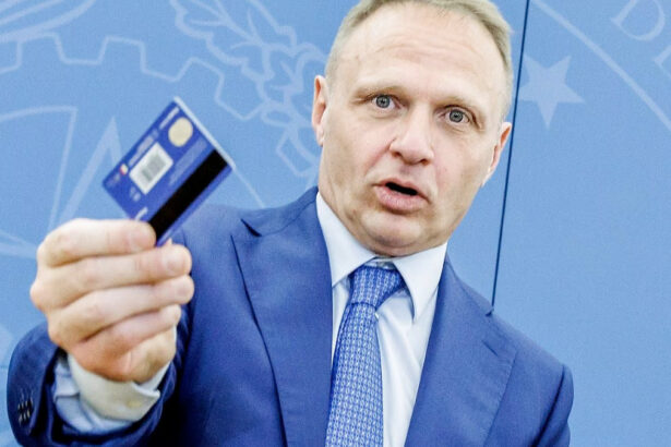 Dedicata a te, torna la card acquisti: quanto vale, chi può richiederla e cosa si può comprare 13