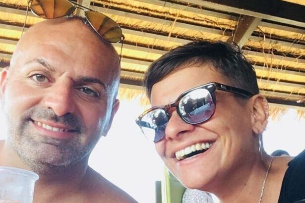 Sposi rinunciano a bomboniere e doo un defibrillatore al paese: “Può salvare vite” 81