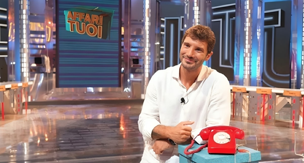 Come è andato il debutto di Stefano De Martino ad Affari tuoi? 13