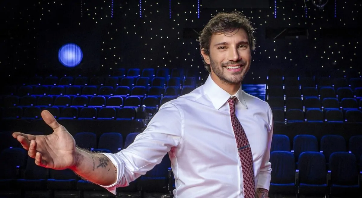 Stefano De Martino firma contratto pluriennale con la Rai: sempre più vicino ad Affari tuoi e Sanremo? 13