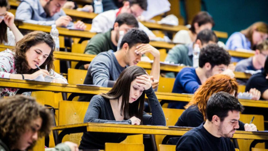 Le amiche della studentessa Iulm: "Ci insego che il nostro valore dipende dai voti" 1