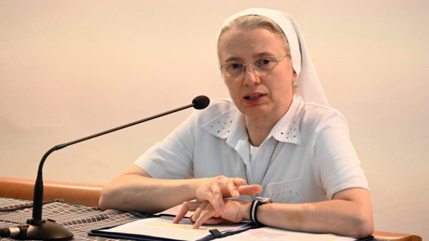 Suor Simona Brambilla nominata 1ª donna prefetta di un Dicastero da Papa Francesco 2 Suor Simona Brambilla nominata 1ª donna prefetta di un Dicastero da Papa Francesco 1