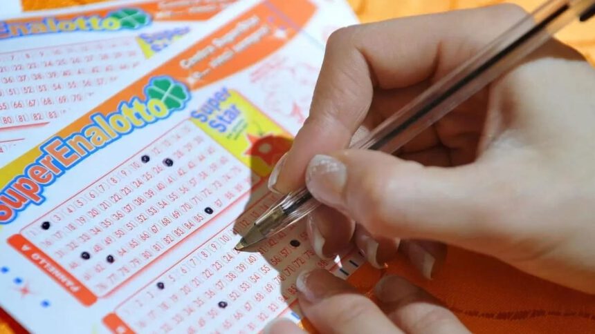 Superenalotto, vincita record a Barletta: il Jackpot raggiunge 216,5 milioni 1