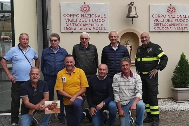 Dopo 42 anni incontrano il bimbo che salvarono: “Gli angeli del terremoto di Irpinia” 18