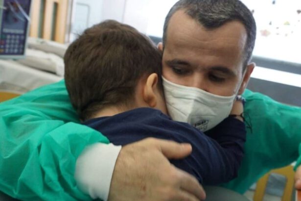 Papà dona polmone al figlio di 5 anni: “Adesso mio figlio potrà giocare e andare all'asilo” 12