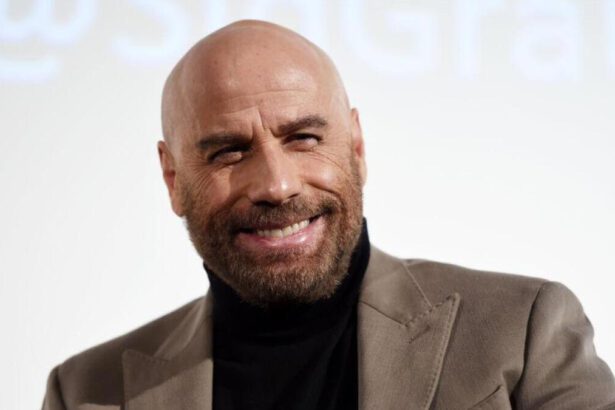 Sanremo 2024, tra i super ospiti c'è anche John Travolta 14