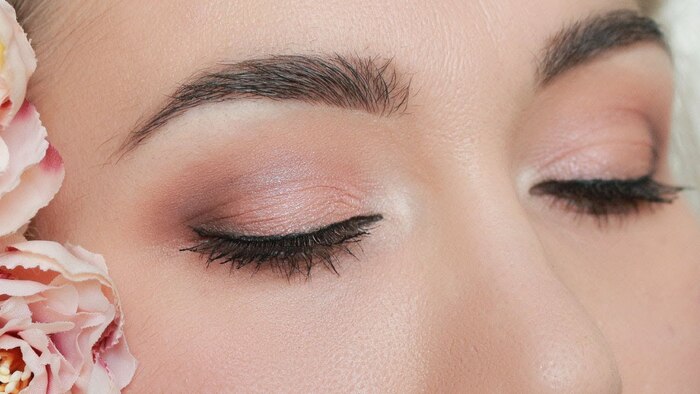 Trucco per serata estiva: 3 consigli per un make-up leggero e naturale 5