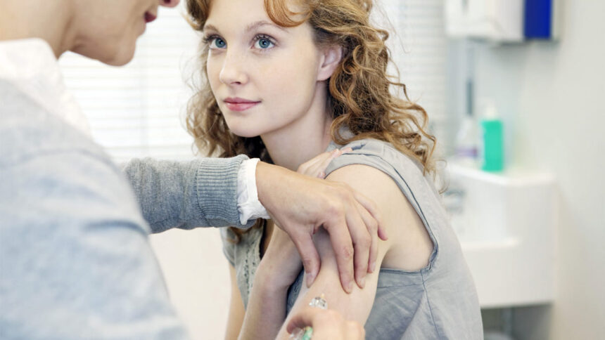 Tumore al collo dell'utero, basta solo una sola dose di vaccino: “Efficace al 97,5%” 2 Tumore al collo dell'utero, basta solo una sola dose di vaccino: “Efficace al 97,5%” 1