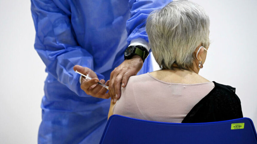 Quarta dose, il parere di Ema e Ecdc: "Solo per gli over-80, in autunno ri-vaccinazione" 1