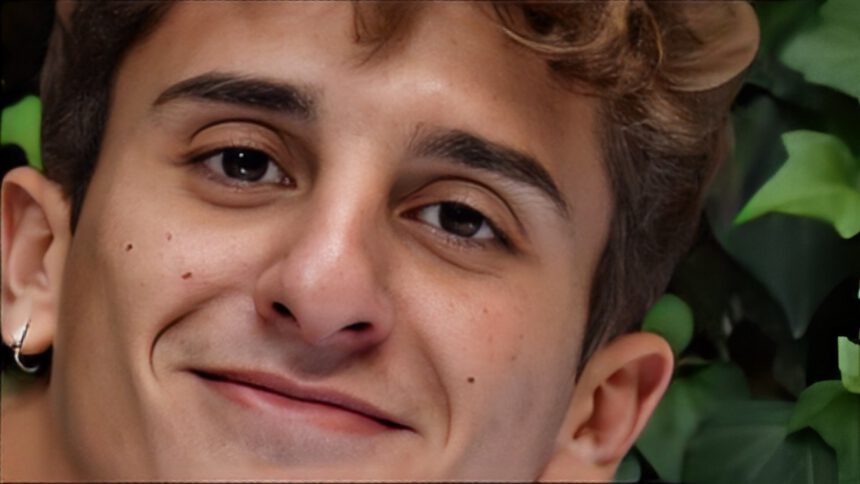 Alessandro Venturelli, la svolta: avvistato a Napoli. La madre: "Sento che è davvero lui" 2 Alessandro Venturelli, la svolta: avvistato a Napoli. La madre: "Sento che è davvero lui" 1