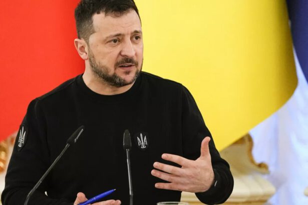 Zelensky: "L'Italia è con noi, ma molti appoggiano Putin. Stiamo facendo una lista di chi sono" 21
