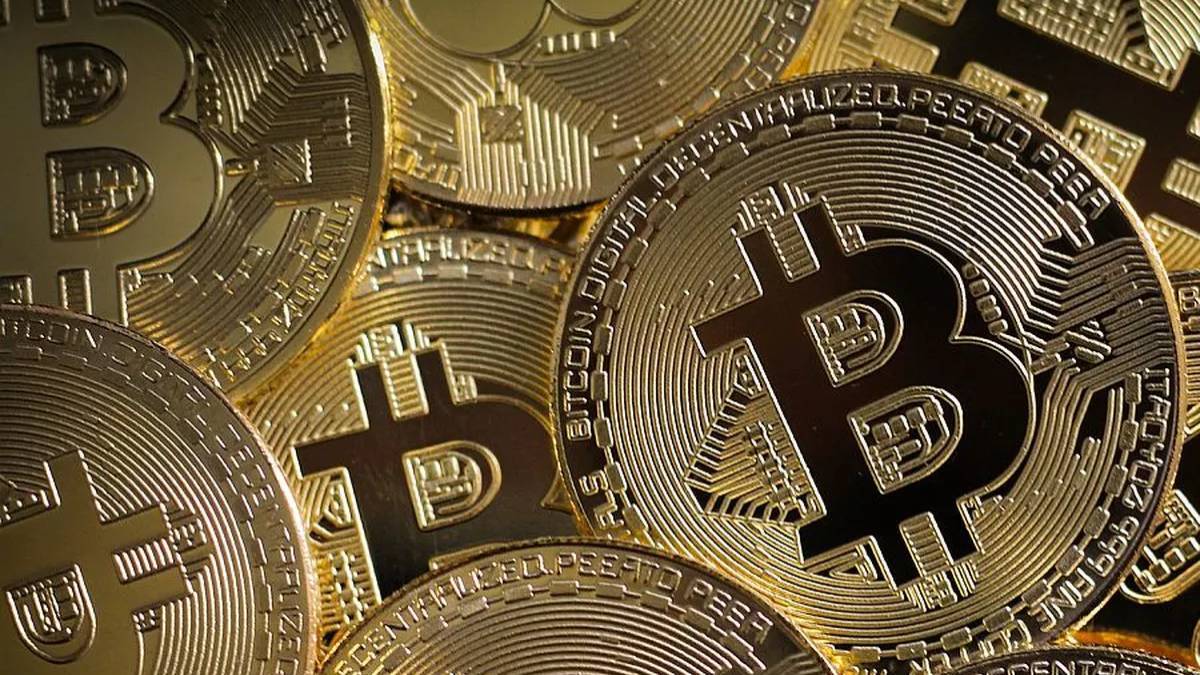 Bitcoin sfiora nuovi record nel 2025: sarà il nuovo oro digitale? 4 Bitcoin sfiora nuovi record nel 2025: sarà il nuovo oro digitale? 3