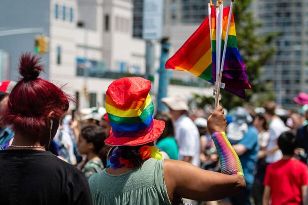 Cosa vuol dire l’acronimo LGBTQIAPK+ e perché abbiamo ancora bisogno di parlarne 66